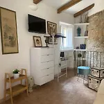 Pietre Antiche St John